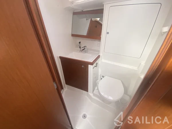 Oceanis 48 - Yacht Charter Sailica