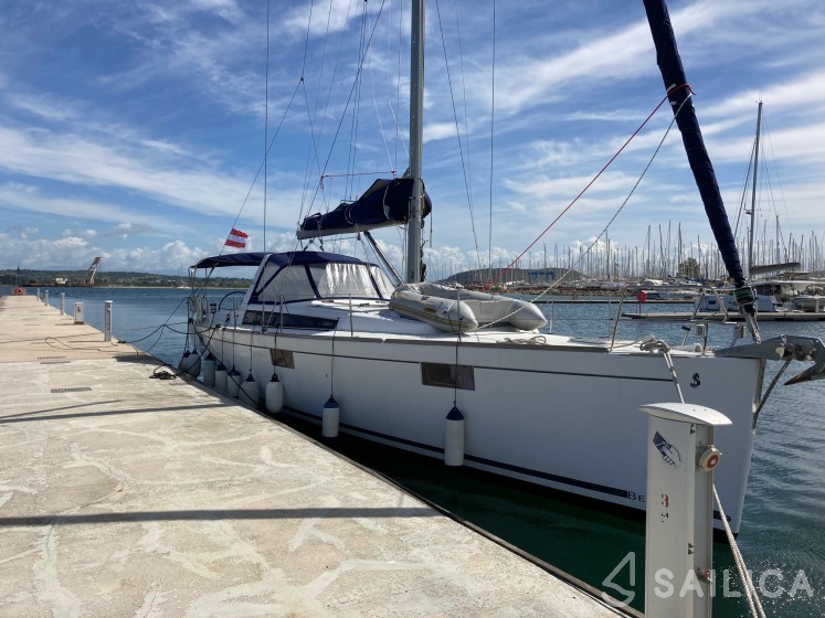 Oceanis 48 - Yacht Charter Sailica