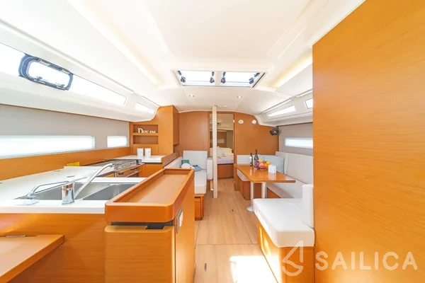 Sun Odyssey 410 - Yacht Charter Sailica