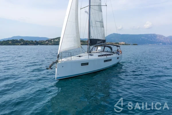 Sun Odyssey 410 - Yacht Charter Sailica