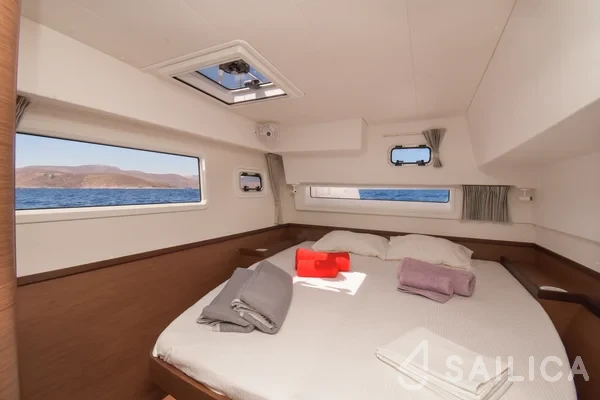 Lagoon 42 - Yacht Charter Sailica