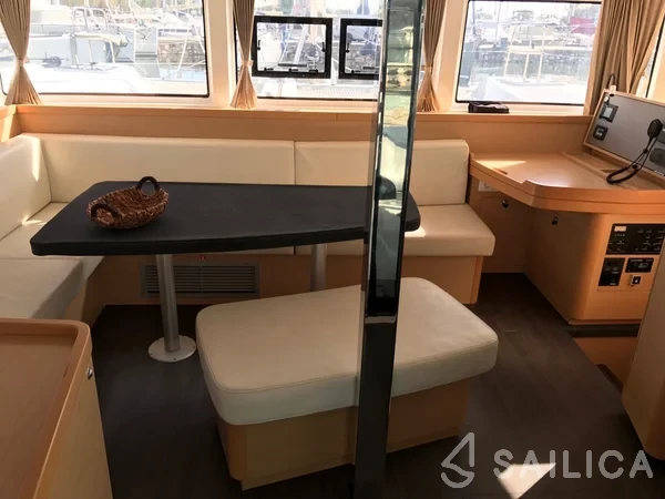 Lagoon 42 - Yacht Charter Sailica