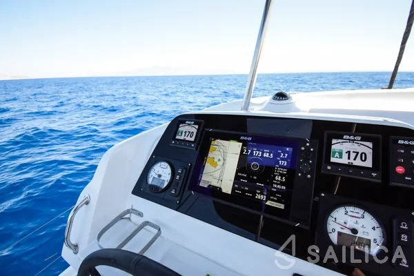 Lagoon 42 - Yacht Charter Sailica