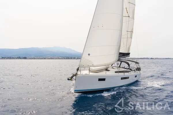 Sun Odyssey 410 - Yacht Charter Sailica