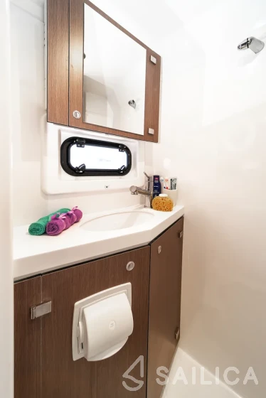 Bali 4.8  - Yacht Charter Sailica