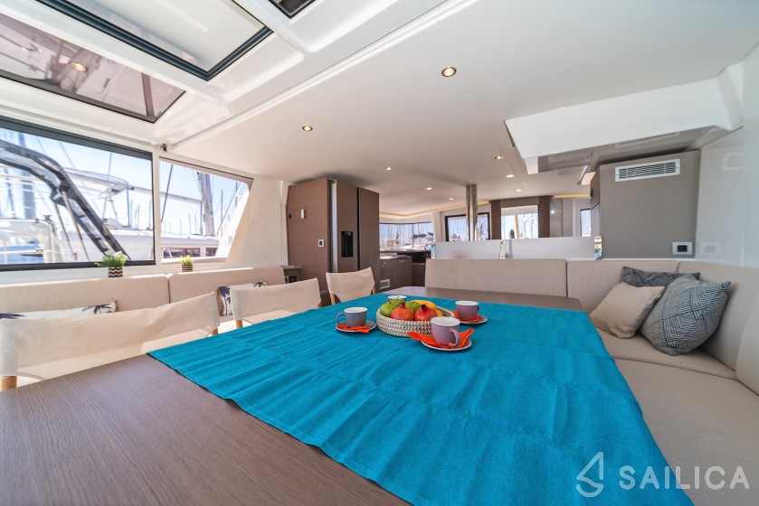 Bali 4.8  - Yacht Charter Sailica