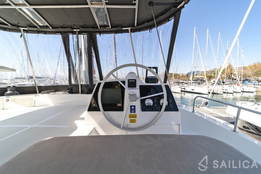 Bali 4.8  - Yacht Charter Sailica
