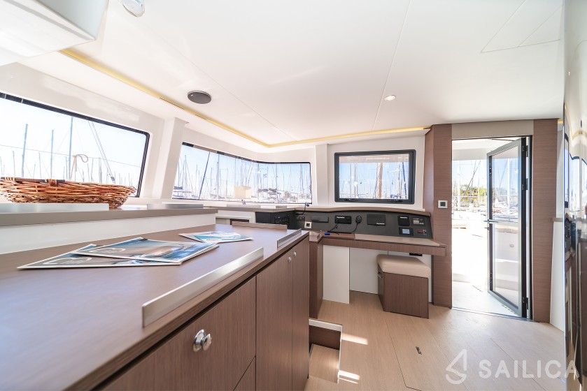 Bali 4.8  - Yacht Charter Sailica