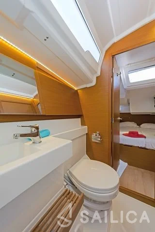 Sun Odyssey 490 - Yacht Charter Sailica