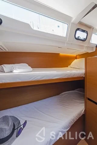 Sun Odyssey 490 - Yacht Charter Sailica