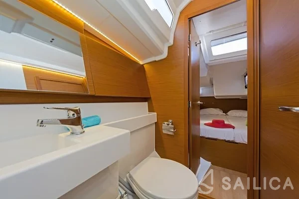 Sun Odyssey 490 - Yacht Charter Sailica