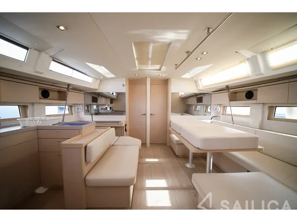 Oceanis 51.1 - Yacht Charter Sailica
