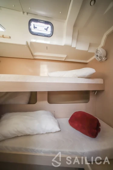 Oceanis 51.1 - Yacht Charter Sailica