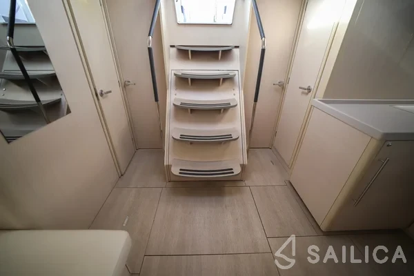 Oceanis 51.1 - Yacht Charter Sailica