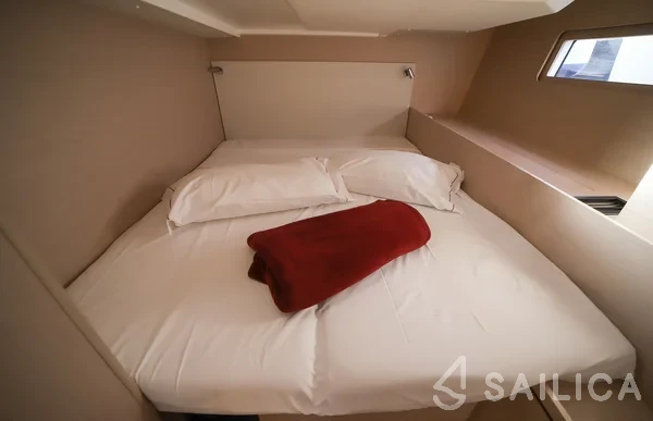 Oceanis 51.1 - Yacht Charter Sailica
