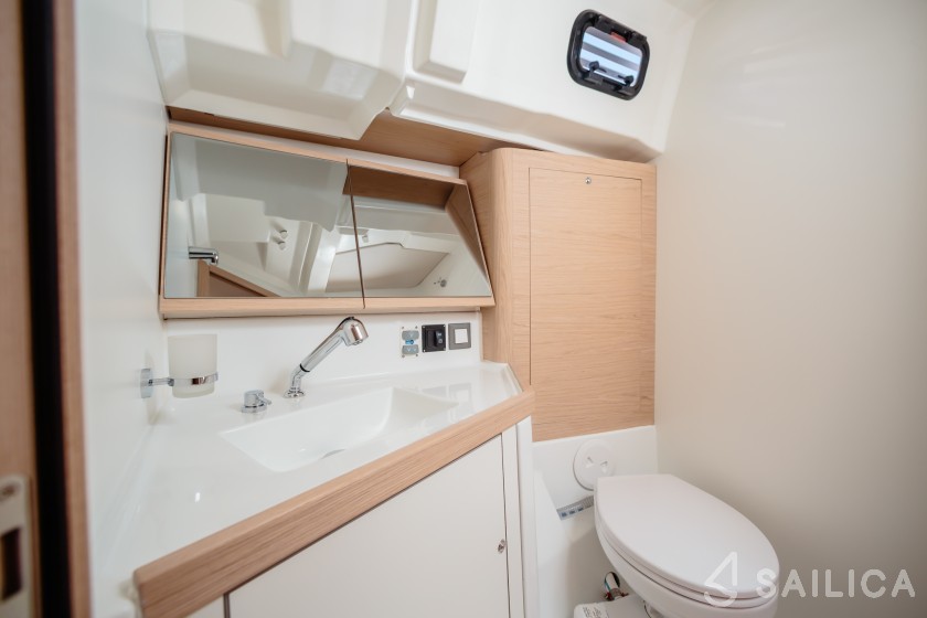 Oceanis 46.1 - Yacht Charter Sailica