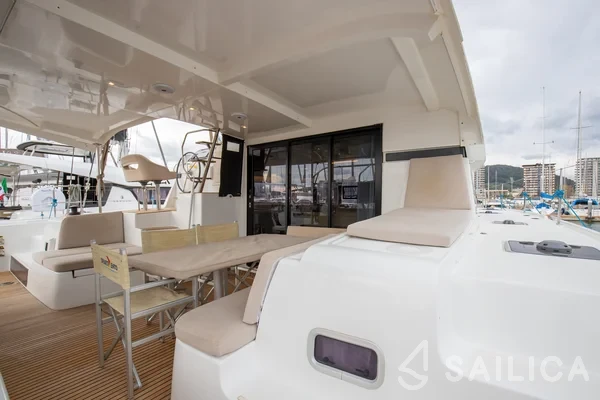 Lagoon 42 - Yacht Charter Sailica