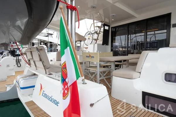 Lagoon 42 - Yacht Charter Sailica