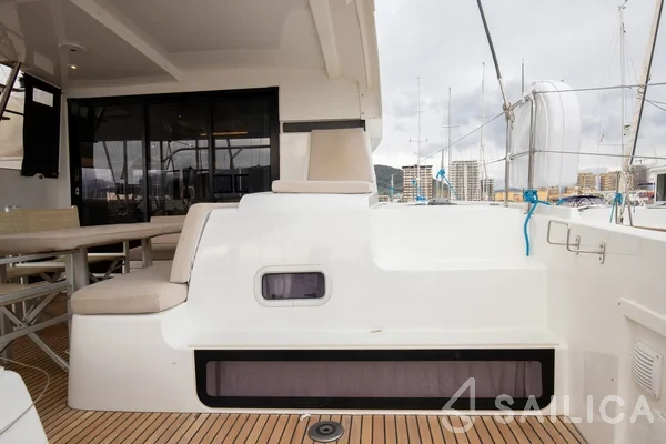 Lagoon 42 - Yacht Charter Sailica