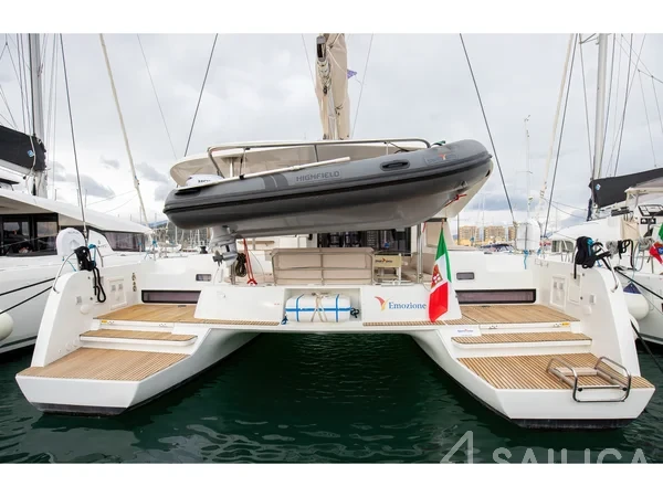 Lagoon 42 - Yacht Charter Sailica