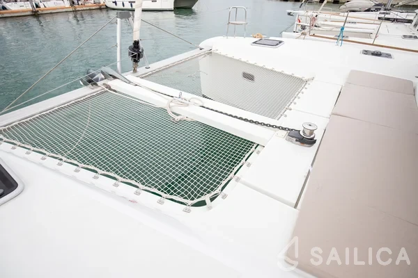 Lagoon 42 - Yacht Charter Sailica