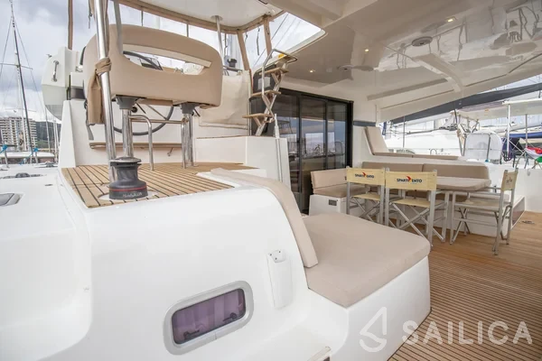 Lagoon 42 - Yacht Charter Sailica