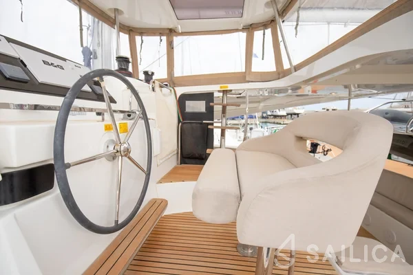 Lagoon 42 - Yacht Charter Sailica