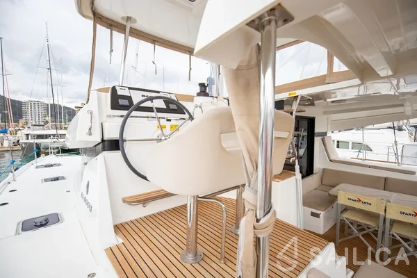 Lagoon 42 - Yacht Charter Sailica