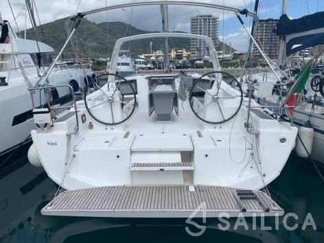 Oceanis 41.1 - Yacht Charter Sailica