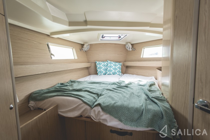 Oceanis 41.1 - Yacht Charter Sailica