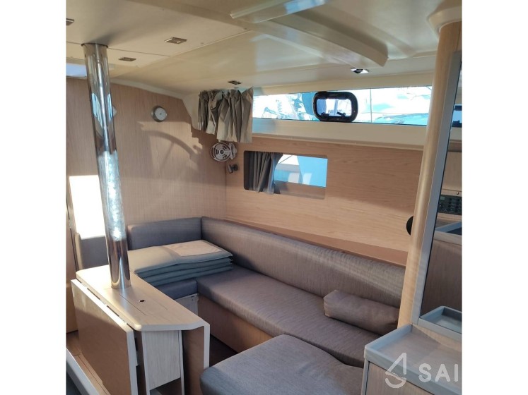 Oceanis 41.1 - Yacht Charter Sailica