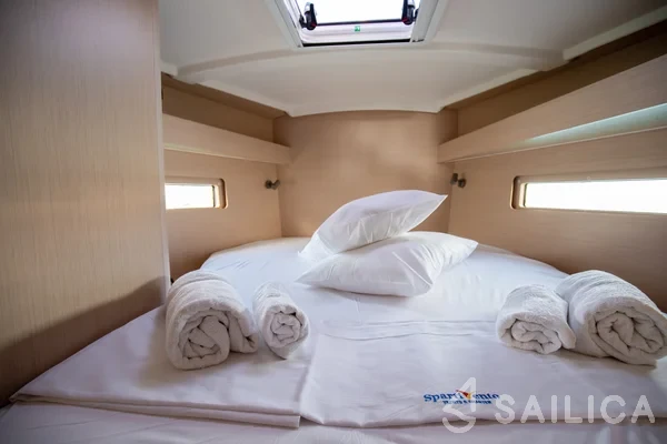 Oceanis 40.1 - Yacht Charter Sailica