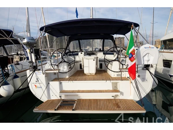 Oceanis 40.1 - Yacht Charter Sailica