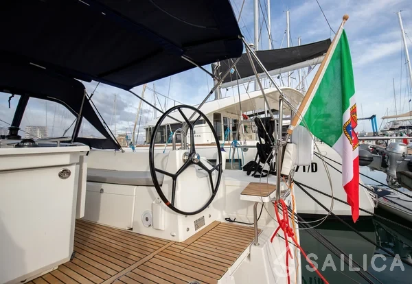 Oceanis 40.1 - Yacht Charter Sailica