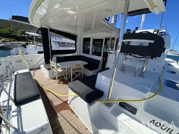 Lagoon 40 - Yacht Charter Sailica