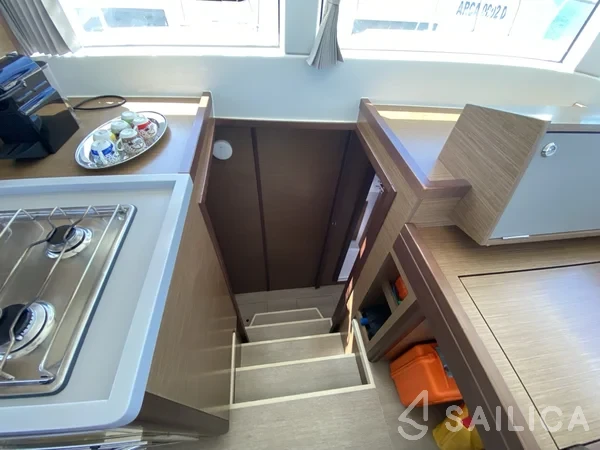 Lagoon 40 - Yacht Charter Sailica