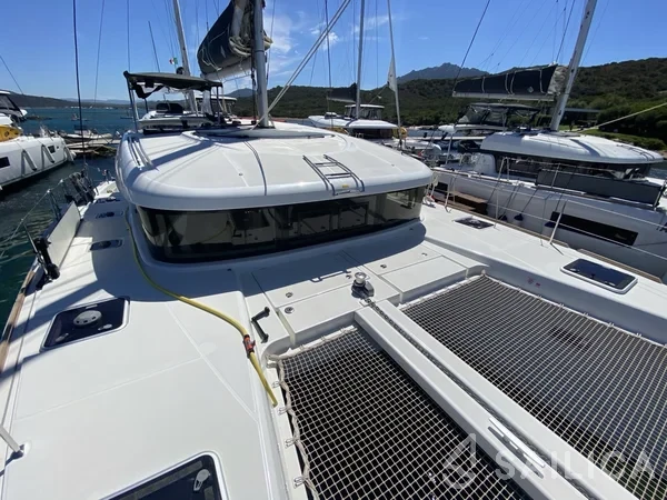 Lagoon 40 - Yacht Charter Sailica