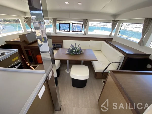 Lagoon 40 - Yacht Charter Sailica