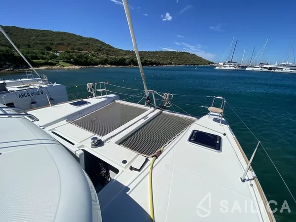 Lagoon 40 - Yacht Charter Sailica