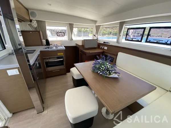 Lagoon 40 - Yacht Charter Sailica