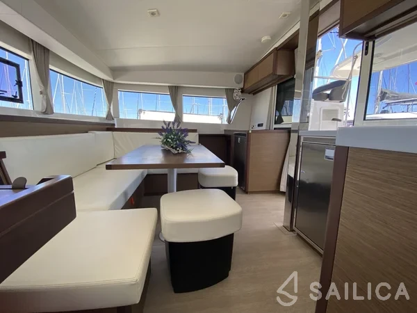 Lagoon 40 - Yacht Charter Sailica