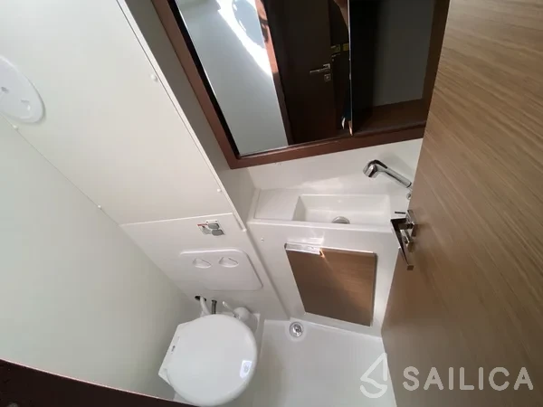 Lagoon 40 - Yacht Charter Sailica