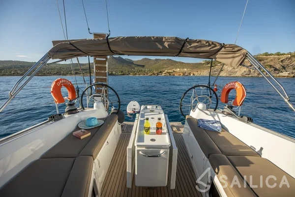 Sun Odyssey 410 - Yacht Charter Sailica