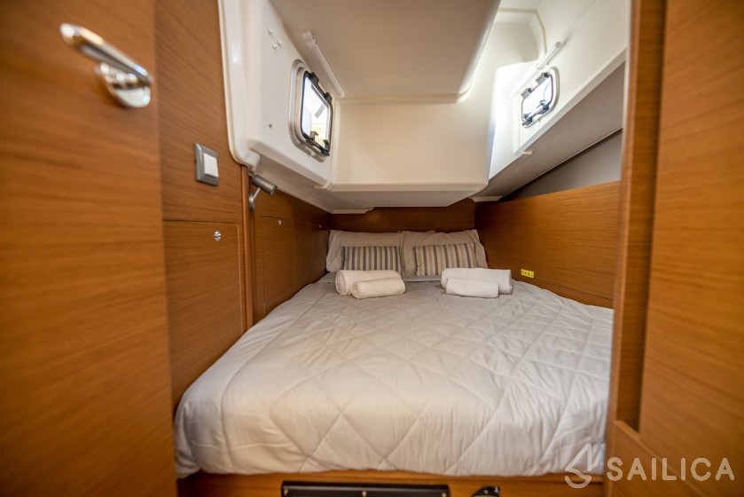 Sun Odyssey 410 - Yacht Charter Sailica
