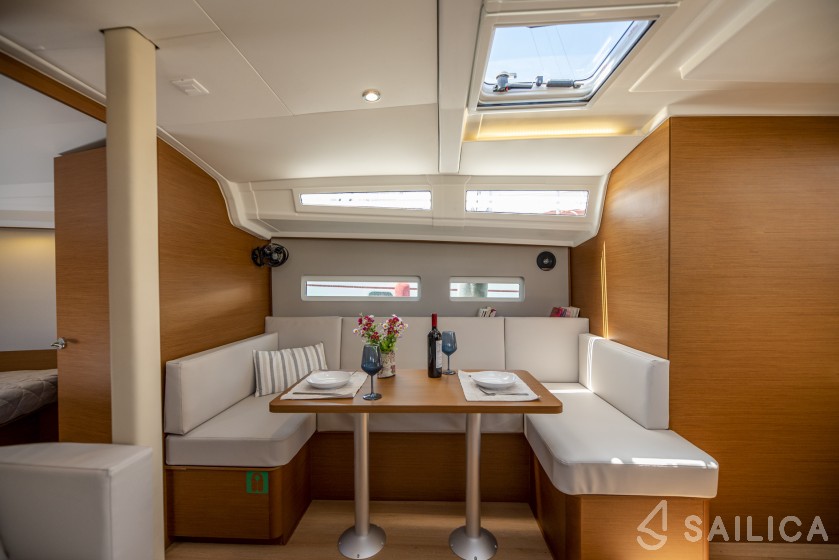 Sun Odyssey 410 - Yacht Charter Sailica