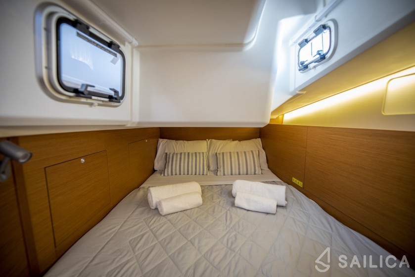 Sun Odyssey 410 - Yacht Charter Sailica