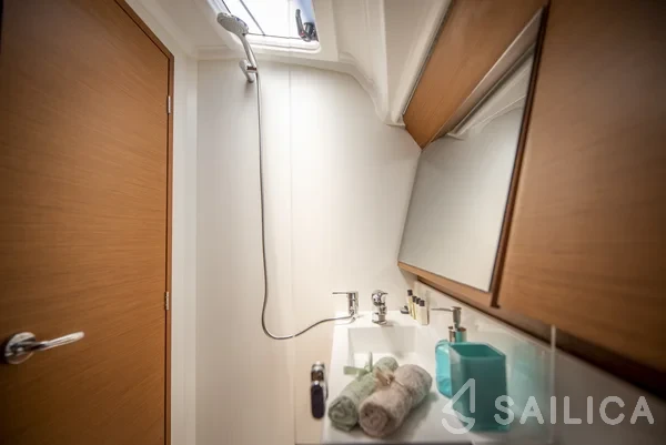 Sun Odyssey 410 - Yacht Charter Sailica