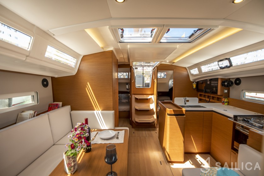 Sun Odyssey 410 - Yacht Charter Sailica