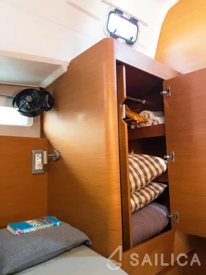 Sun Odyssey 410 - Yacht Charter Sailica
