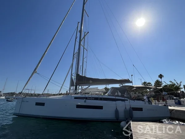 Sun Odyssey 410 - Yacht Charter Sailica